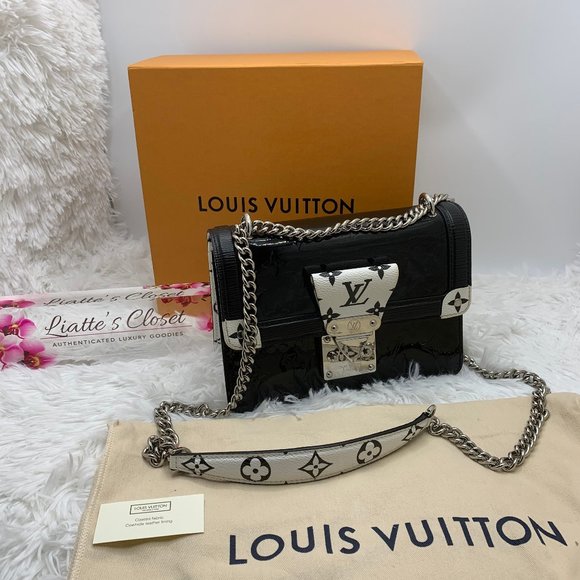 Louis Vuitton Handbags - ❌SOLD❌ Louis Vuitton Wynwood Black Monogram Bag!